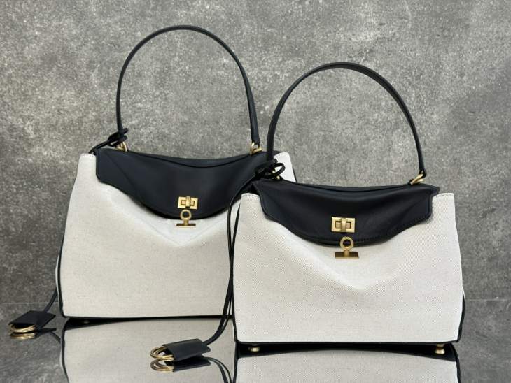 Picture of Balenciaga Handbags _SKUfw241355914fw
